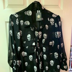 Living Doll skull shirt
